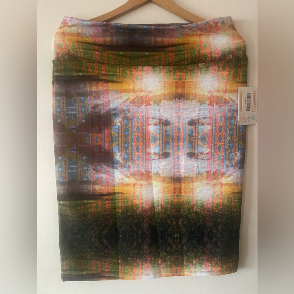LuLaRoe Cassie skirt.